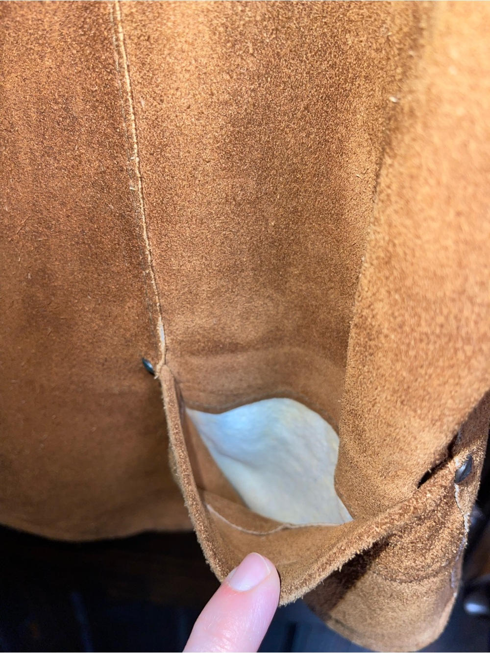 1970’s PIONEER Suede Vest in Chestnut Brown - Picture 4 of 8